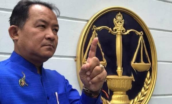 ศรีสุวรรณค้านนายกฯใช้ กม.ติดหนวดคุมเฟกนิวส์ทั้งๆที่ใช้ กม.ปกติได้