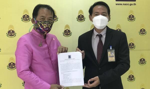 ศรีสุวรรณร้อง ป.ป.ช.สอบผู้ว่าฯ-สสจ.พิษณุโลกปล่อยพวกเส้นใหญ่ฉีดเข็ม 3 ได้อย่างไร