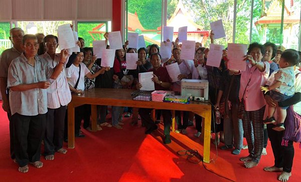ศรีสุวรรณลุยเมืองเก่าสุโขทัยล่า 2 หมื่นชื่อถอดถอน 5 ป.ป.ช.
