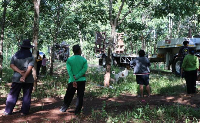 บริษัทเจ้าของรถเจาะหินขนย้ายรถกลับ หลังบริษัทโรงโม่หินจอดรถทิ้งไว้ไม่จ่ายค่างวดรถ