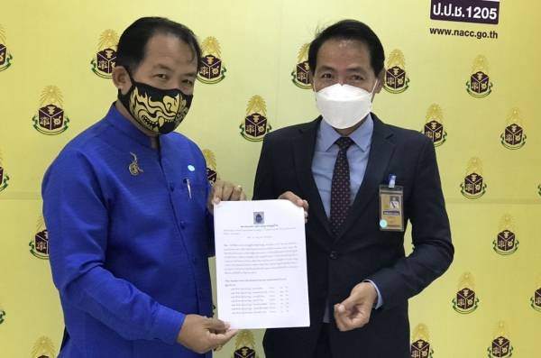 ศรีสุวรรณบุก ป.ป.ช.จี้เอาผิด 227 ส.ส.ทรยศความไว้วางใจประชาชนเหตุโดดประชุมสภาฯ