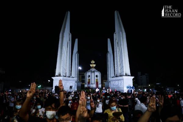 ร่วมคาร์ม็อบ-คอลเอ้าท์ก็ผิด ศรีสุวรรณบุก สภ.รัตนาธิเบศร์เจ้งความเอาผิดเจี๊ยบ นครปฐม