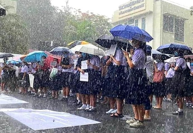 แถลงการณ์5 องค์กรทางกฎหมาย จับตาการใช้อำนาจของรัฐบาลและหน่วยงานในกระบวนการยุติธรรม ในกรณีการใช้สิทธิเสรีภาพของประชาชนในการชุมนุมและแสดงความคิดเห็น