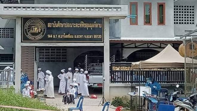 จะนะโมเดลในภารกิจพิชิตโควิด: ความในใจบาบอเมื่อลงมือทำโรงพยาบาลสนามโควิดในปอเนาะ