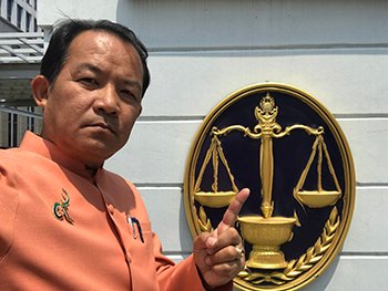 ศรีสุวรรณวิงวอนประชาชนช่วยจับผิดเหตุผลการขึ้นค่ารถเมล์
