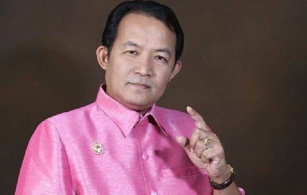 ศรีสุวรรณกัดไม่ปล่อยจ่อร้องกรมสรรพากรสอบท่อน้ำเลี้ยงม็อบ