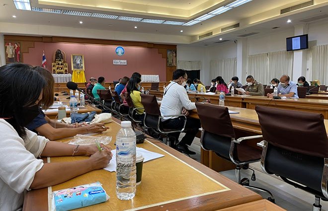 กลุ่มฅนรักษ์บ้านเกิด 6 หมู้บ้านฯ ร่วมประชุมคณะทำงานเก็บตัวอย่างน้ำ ขณะที่ประชุมชี้ต้องเร่งแก้ไขปัญหาและเห็นควรแต่งตั้งคณะกรรมการฟื้นฟูเหมืองทองคำที่มีสัดส่วนของชาวบ้านครึ่งต่อครึ่ง