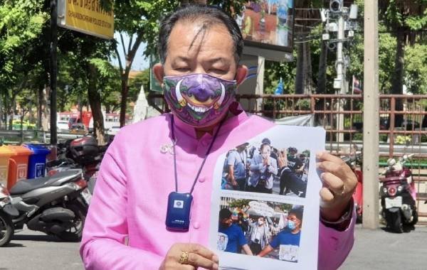 ศรีสุวรรณบุก สน.ชนะสงครามแจ้งความเอาผิดโลโซลูกนัทล้อเลียนเบื้องสูง